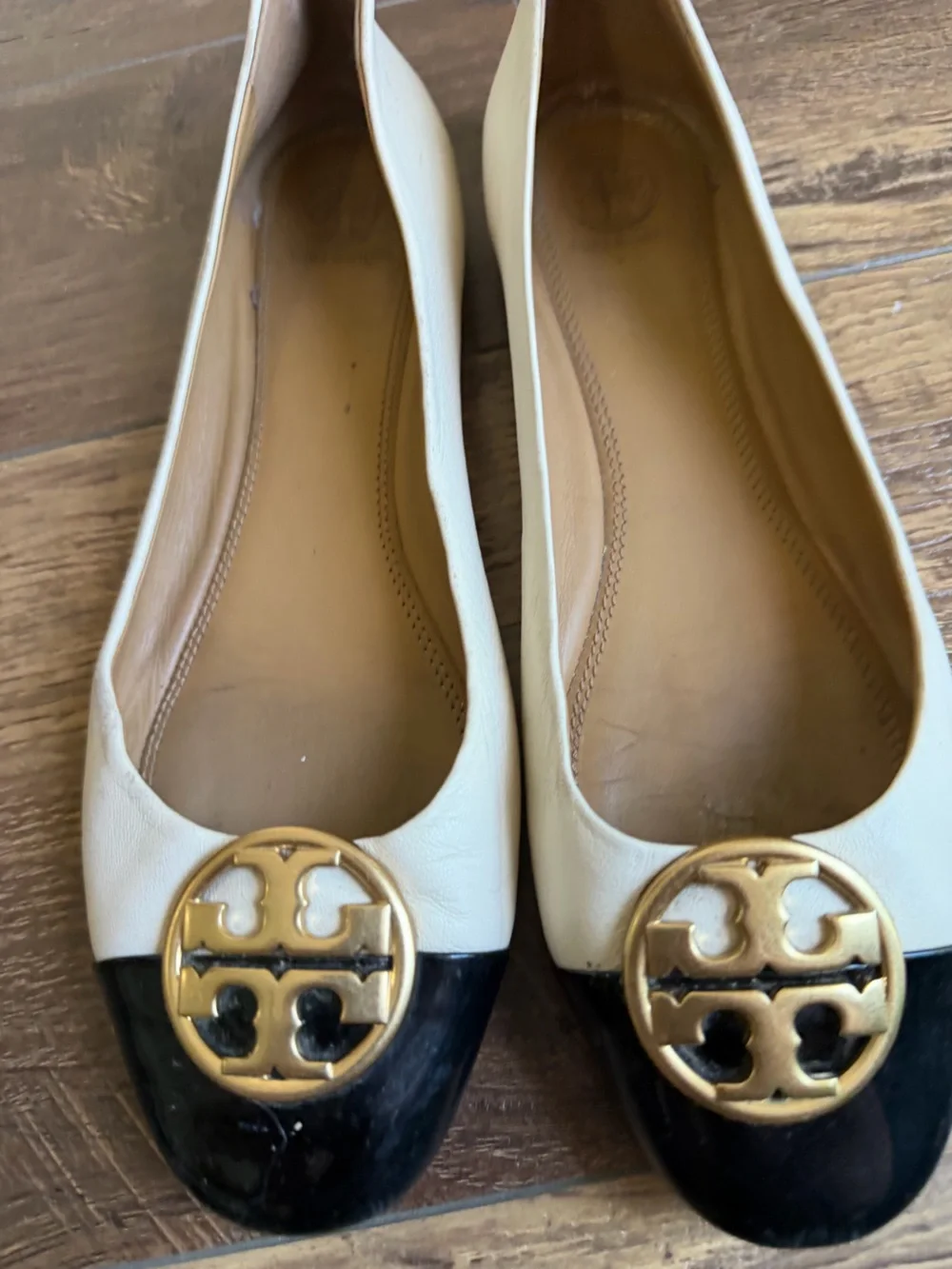 Tory Burch Two-Tone Cream and Black Leather Logo Ballet Flats